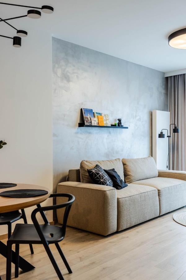 Klimatyzowany Apartament Very Berry Z Parkingiem W Poznaniu By Noclegi Renters Exteriér fotografie