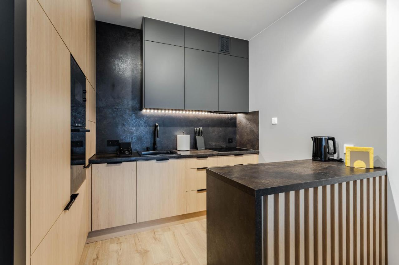 Klimatyzowany Apartament Very Berry Z Parkingiem W Poznaniu By Noclegi Renters Exteriér fotografie